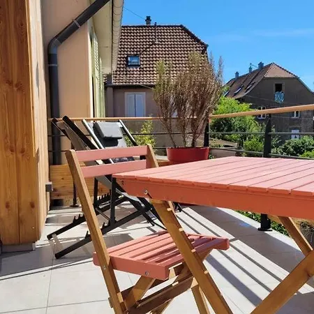 Au Coeur Du Village Avec Terrasse Apartman
