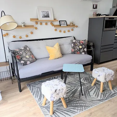 Au Coeur Du Village Avec Terrasse Apartman